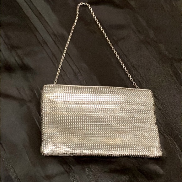 Authentic BCBG MaxAzria Silver Mesh Chrome Evening Wristlet Bag - Picture 2 of 6